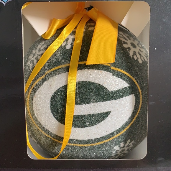 Large Green Bay Packers ornaments - Picture 4 of 6